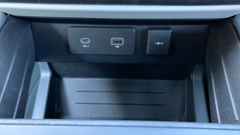 Land Rover Defender 3.0 D300 HSE 110 5dr Auto Diesel Estate